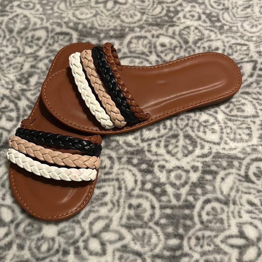 Girls size 2 sandals